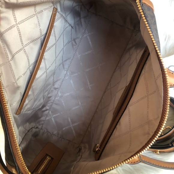 Michael Kors Carine - Picture 5 of 6